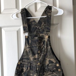 Camouflage overalls/Dungarees